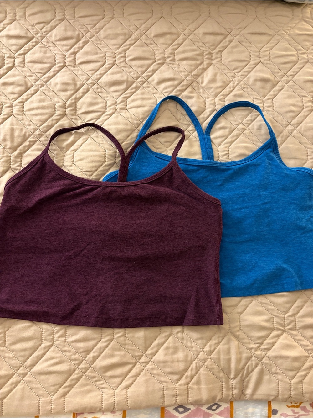Beyond Yoga women’s cropped tank lot of 2 L XL